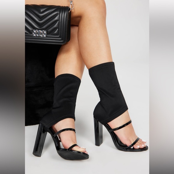 Trendy Black Heels - Picture 1 of 8